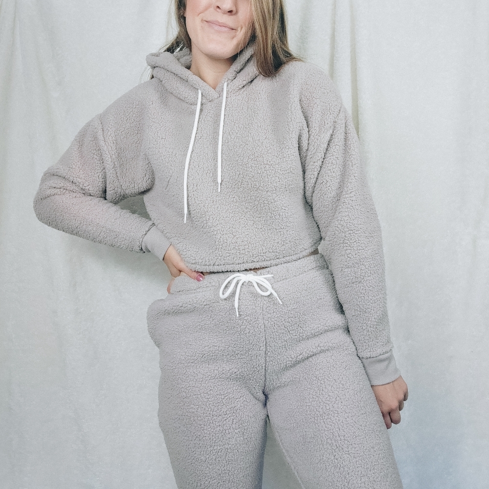 Gilly Hicks sherpa lounge set